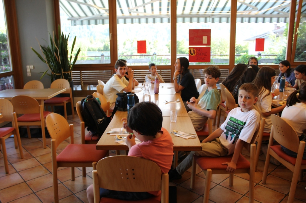 Village Camps International Summer Camp Zell am See, Austria 2025-07-26 https://www.villagecamps.com/journals_admin/images/2446-2751-IMG_0162.jpg