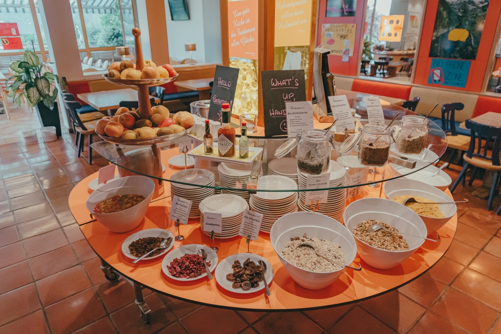 Village Camps International Summer Camp Zell am See, Austria 2025-07-26 https://www.villagecamps.com/journals_admin/images/2447-2036-04_06_2022_Village_Camp_Zell_am_See_First_Day_02.jpg