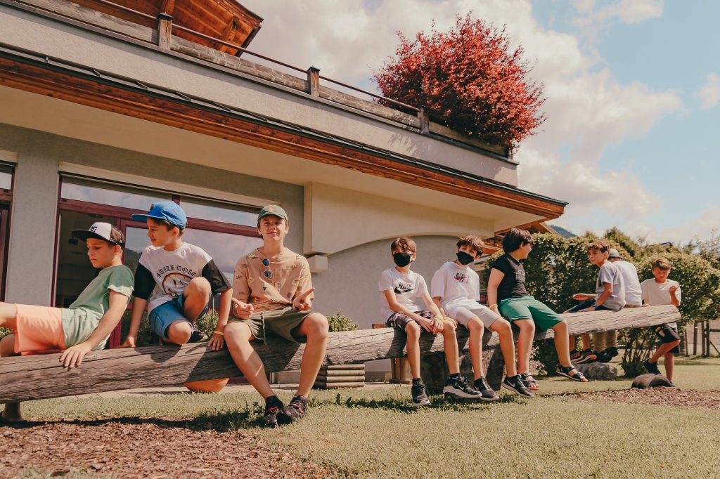 Village Camps International Summer Camp Zell am See, Austria 2025-07-26 https://www.villagecamps.com/journals_admin/images/2447-2048-04_06_2022_Village_Camp_Zell_am_See_First_Day_32.jpg