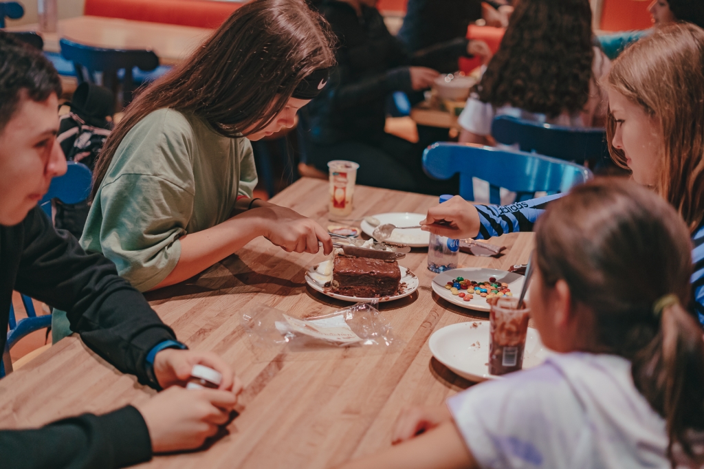 Village Camps International Summer Camp Zell am See, Austria 2025-07-26 https://www.villagecamps.com/journals_admin/images/2447-2085-04_06_2022_Village_Camp_Zell_am_See_First_Day_112.jpg