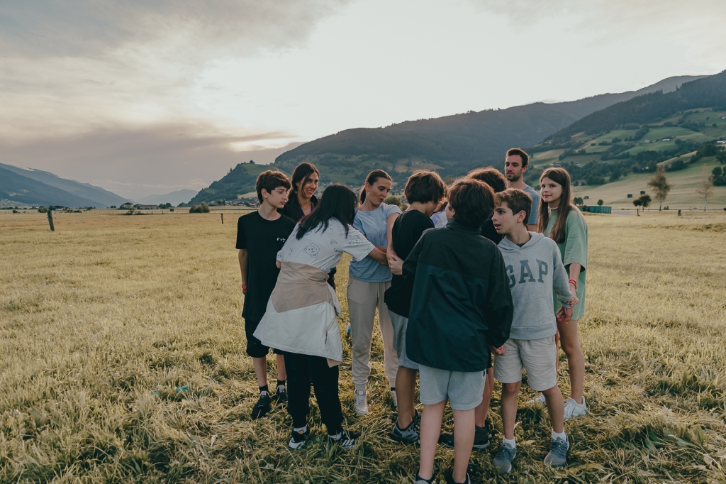 Village Camps International Summer Camp Zell am See, Austria 2025-07-26 https://www.villagecamps.com/journals_admin/images/2447-2108-04_06_2022_Village_Camp_Zell_am_See_First_Day_155.jpg