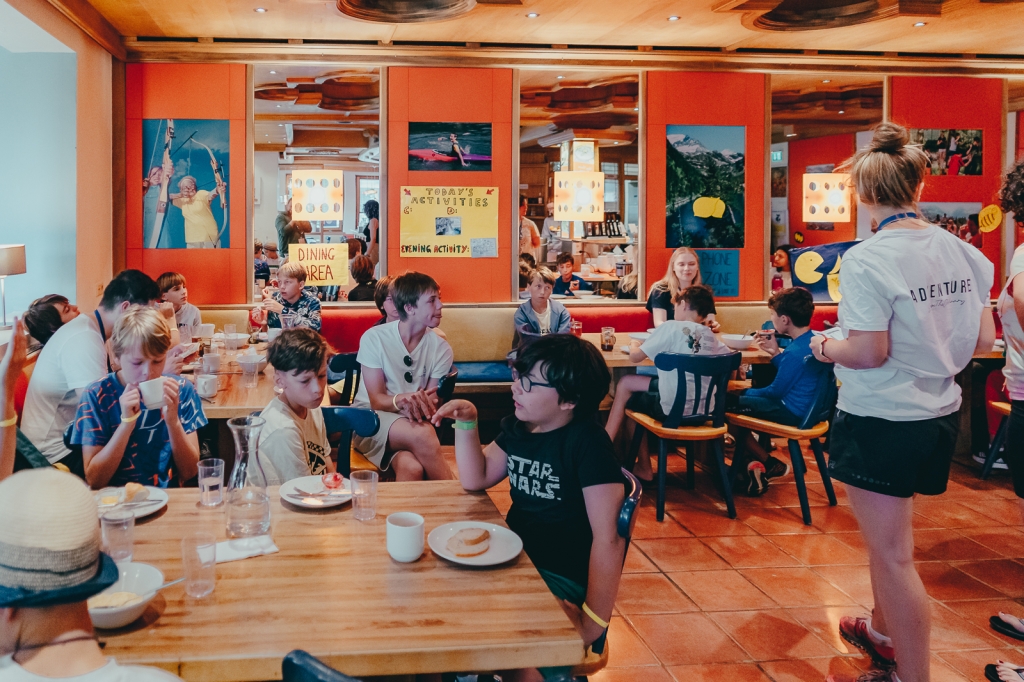 Village Camps International Summer Camp Zell am See, Austria 2025-07-26 https://www.villagecamps.com/journals_admin/images/2448-3309-05_06_2022_Village_Camp_Zell_am_See_Second_Day_07.jpg