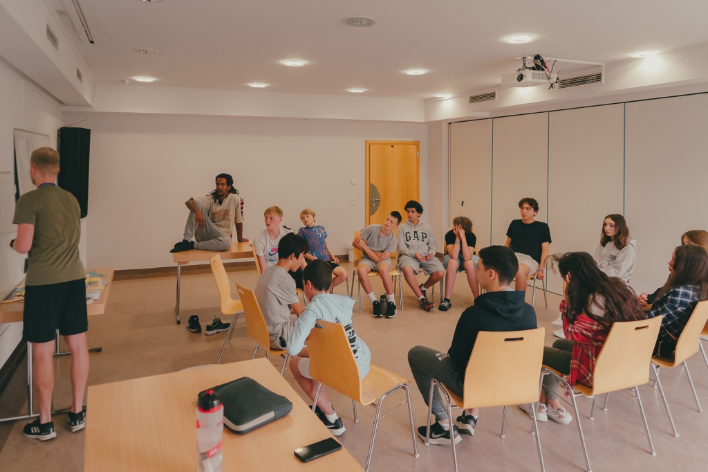 Village Camps International Summer Camp Zell am See, Austria 2025-07-26 https://www.villagecamps.com/journals_admin/images/2448-3315-05_06_2022_Village_Camp_Zell_am_See_Second_Day_24.jpg