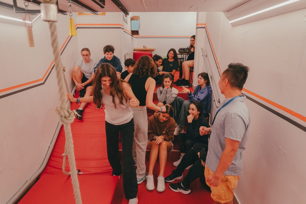 Village Camps International Summer Camp Zell am See, Austria 2025-07-26 https://www.villagecamps.com/journals_admin/images/2448-3316-05_06_2022_Village_Camp_Zell_am_See_Second_Day_27.jpg