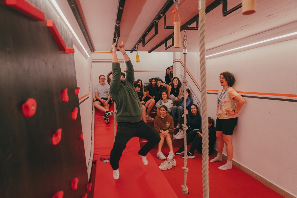 Village Camps International Summer Camp Zell am See, Austria 2025-07-26 https://www.villagecamps.com/journals_admin/images/2448-3318-05_06_2022_Village_Camp_Zell_am_See_Second_Day_35.jpg