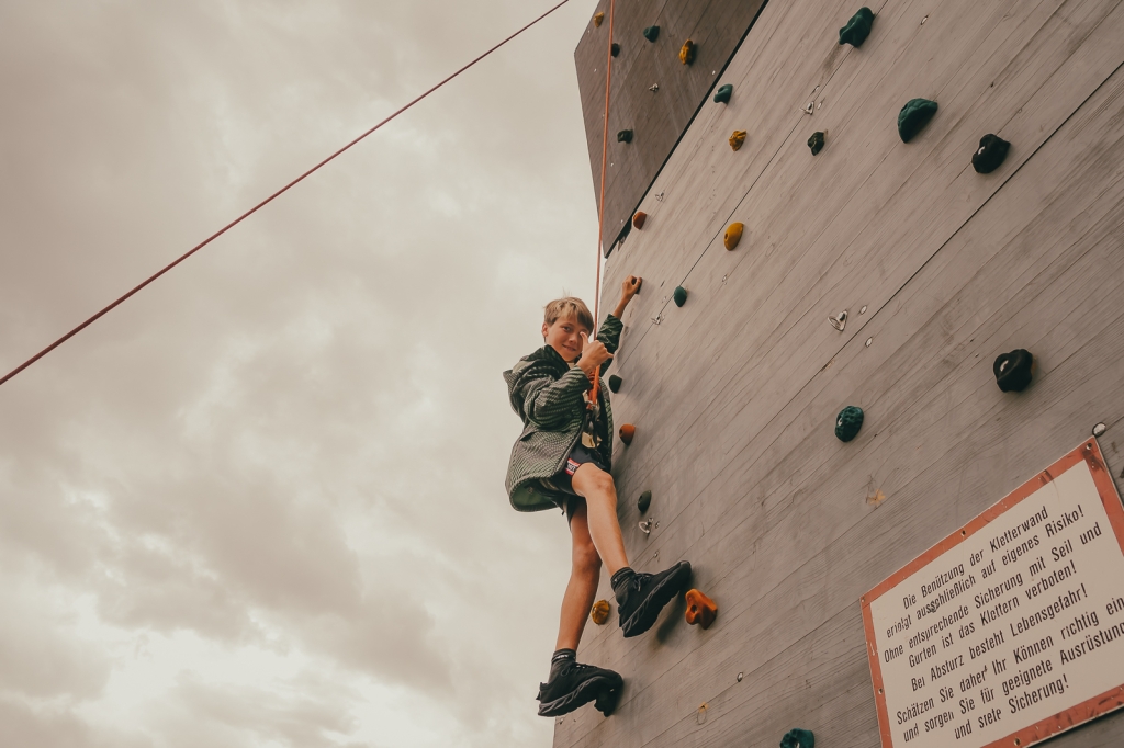 Village Camps International Summer Camp Zell am See, Austria 2025-07-26 https://www.villagecamps.com/journals_admin/images/2448-3324-05_06_2022_Village_Camp_Zell_am_See_Second_Day_50.jpg