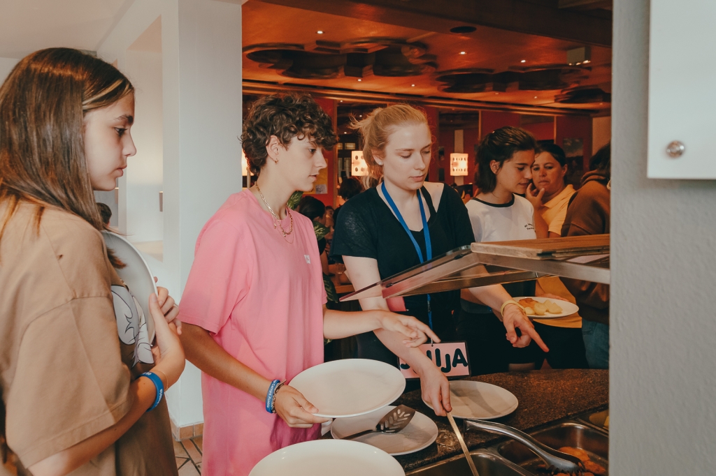 Village Camps International Summer Camp Zell am See, Austria 2025-07-26 https://www.villagecamps.com/journals_admin/images/2448-3343-05_06_2022_Village_Camp_Zell_am_See_Second_Day_94.jpg