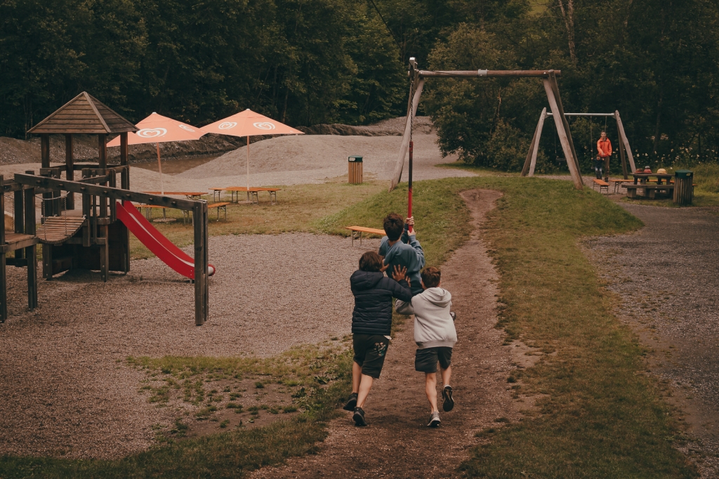 Village Camps International Summer Camp Zell am See, Austria 2025-07-26 https://www.villagecamps.com/journals_admin/images/2448-3351-05_06_2022_Village_Camp_Zell_am_See_Second_Day_109.jpg