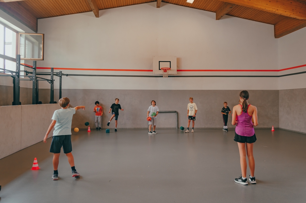 Village Camps International Summer Camp Zell am See, Austria 2025-07-26 https://www.villagecamps.com/journals_admin/images/2449-7447-06_07_2022_Village_Camp_Zell_am_See_3rd_day_56.jpg