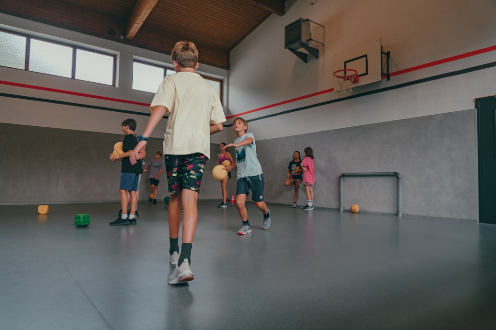 Village Camps International Summer Camp Zell am See, Austria 2025-07-26 https://www.villagecamps.com/journals_admin/images/2449-7452-06_07_2022_Village_Camp_Zell_am_See_3rd_day_68.jpg