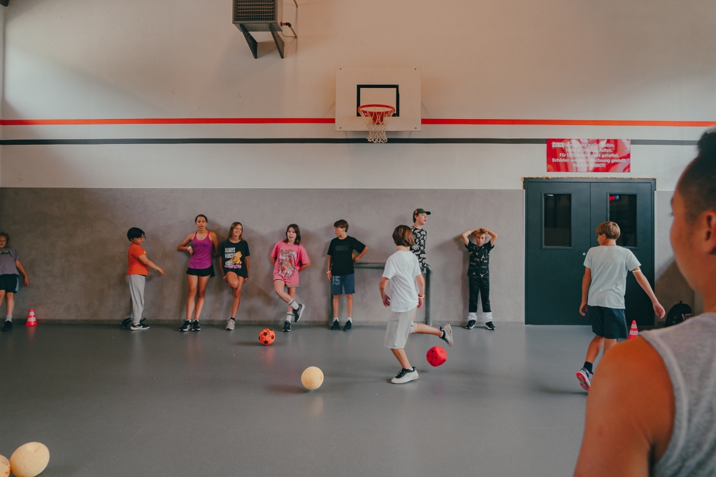 Village Camps International Summer Camp Zell am See, Austria 2025-07-26 https://www.villagecamps.com/journals_admin/images/2449-7452-06_07_2022_Village_Camp_Zell_am_See_3rd_day_70.jpg