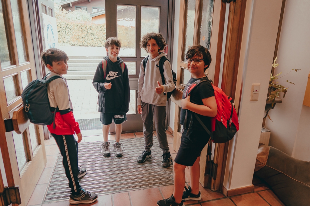 Village Camps International Summer Camp Zell am See, Austria 2025-07-26 https://www.villagecamps.com/journals_admin/images/2452-1013-09_07_2022_Village_Camp_Zell_Am_See_6th_Day_04.jpg