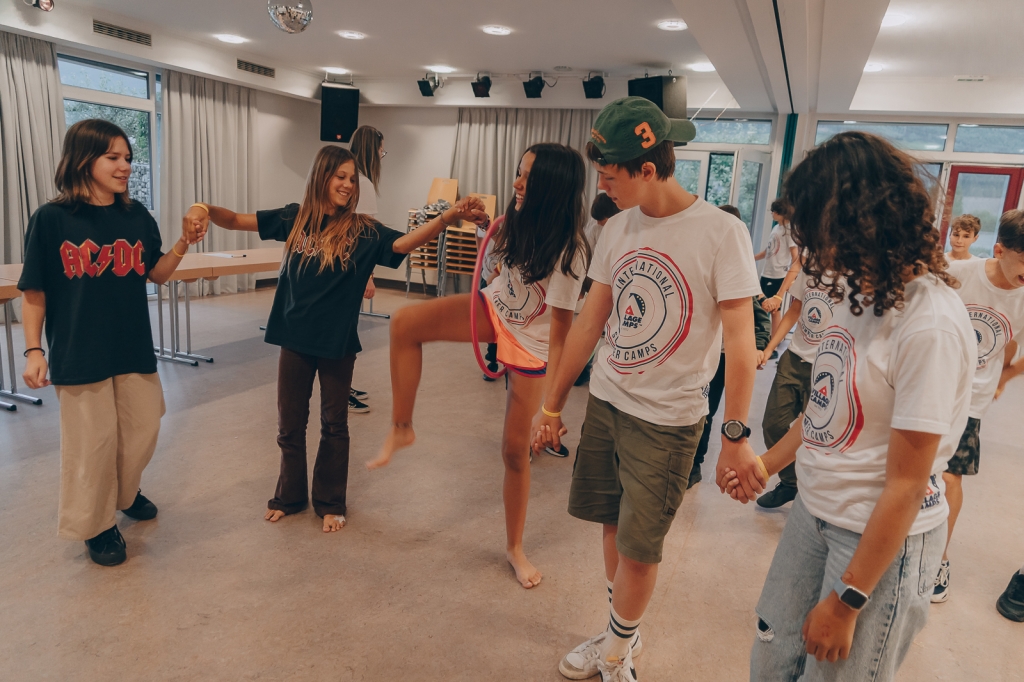 Village Camps International Summer Camp Zell am See, Austria 2025-07-26 https://www.villagecamps.com/journals_admin/images/2456-7681-13_07_2022_Village_Camp_Zell_Am_10th_Day_39.jpg