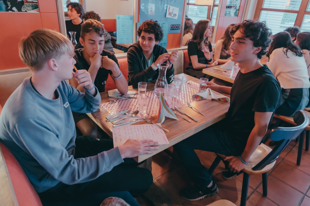 Village Camps International Summer Camp Zell am See, Austria 2025-07-26 https://www.villagecamps.com/journals_admin/images/2458-9322-15_07_2022_Village_Camp_Zell_Am_See_12th_Day_18.jpg