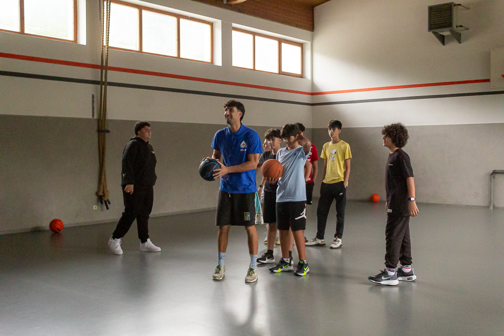 Village Camps International Summer Camp Zell am See, Austria 2025-07-26 https://www.villagecamps.com/journals_admin/images/2552-8119-02_07_2023_ARRIVAL_DAY_Austria_VC_David8Photography_165.jpg