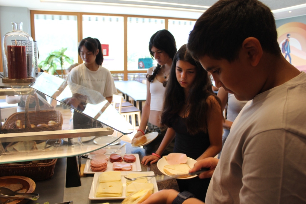 Village Camps International Summer Camp Zell am See, Austria 2025-07-26 https://www.villagecamps.com/journals_admin/images/2728-6151-IMG_6687.jpg