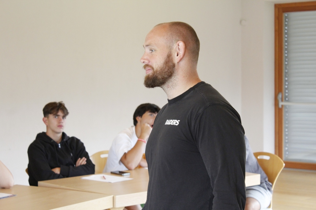 Village Camps International Summer Camp Zell am See, Austria 2025-07-26 https://www.villagecamps.com/journals_admin/images/2787-5331-_MG_4366.jpg