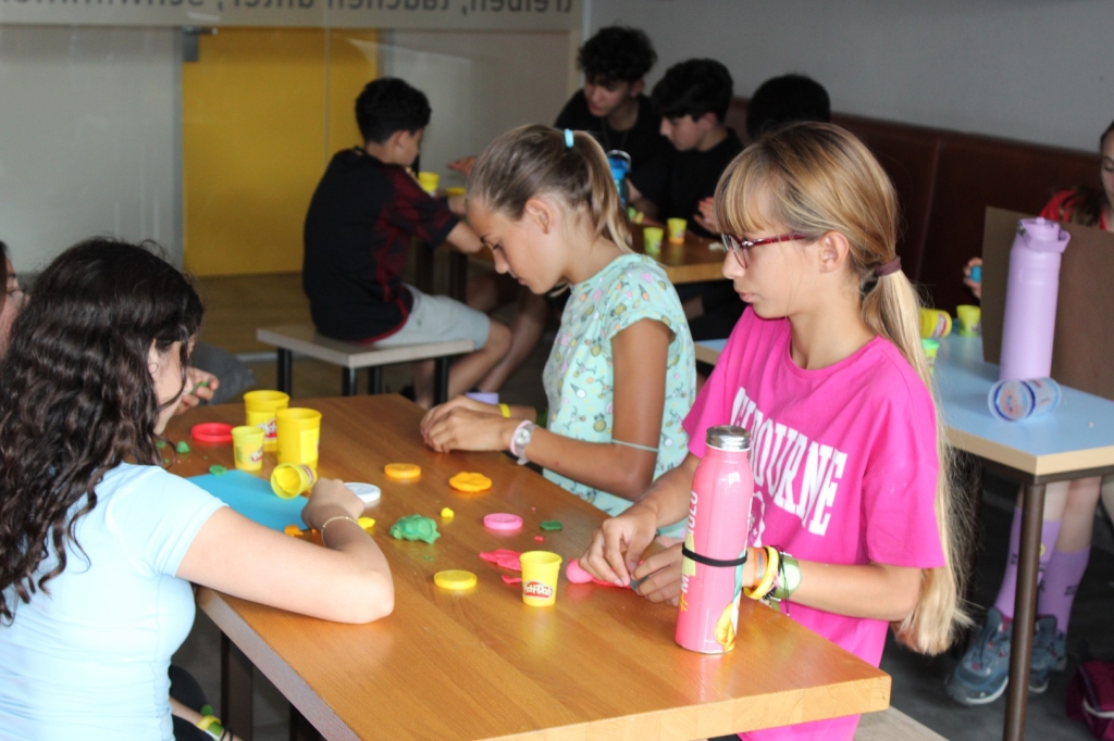 Village Camps International Summer Camp Zell am See, Austria 2025-07-26 https://www.villagecamps.com/journals_admin/images/2912-8564-IMG_2842.jpg