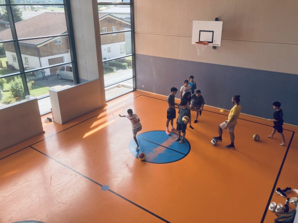 Village Camps International Summer Camp Zell am See, Austria 2026-07-05 https://www.villagecamps.com/journals_admin/images/2932-0382-2907-9997-IMG_6309.jpg