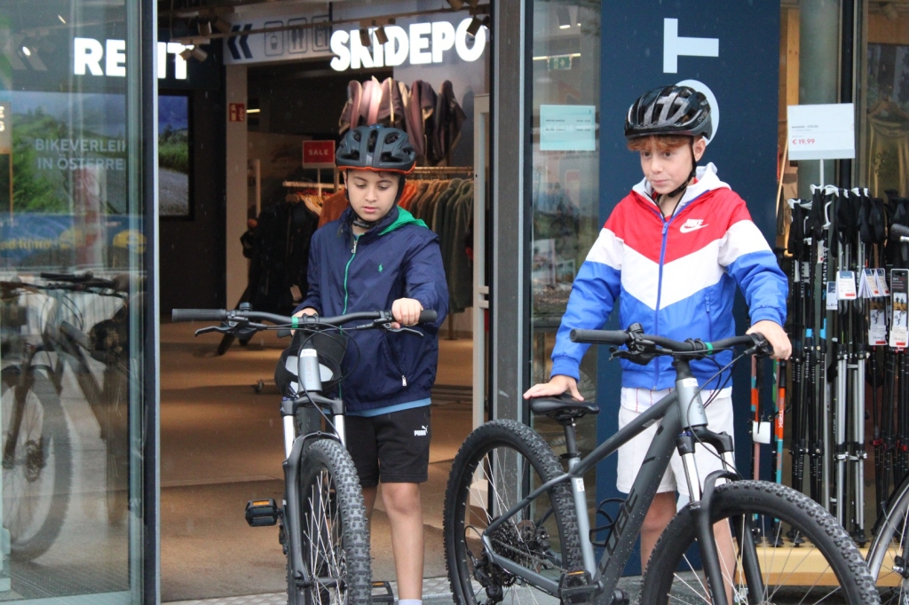 Village Camps International Summer Camp Zell am See, Austria 2026-07-26 https://www.villagecamps.com/journals_admin/images/2975-2384-IMG_2916.jpg Village Camps International Summer Camp Zell am See, Austria 2026-07-26 https://www.villagecamps.com/journals_admin/images/2975-2384-IMG_2916.jpg