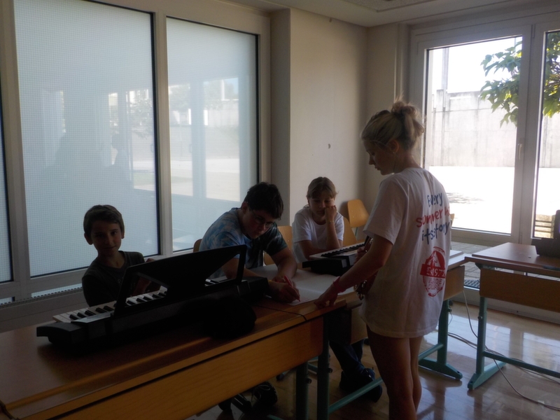 Village Camps International Summer Camp VDC Geneva 2016-08-12 https://www.villagecamps.com/journals_admin/images/1135-44-dscn0333.jpg