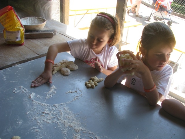 Village Camps International Summer Camp VDC Geneva 2016-08-12 https://www.villagecamps.com/journals_admin/images/123-34-IMG_2841.jpg