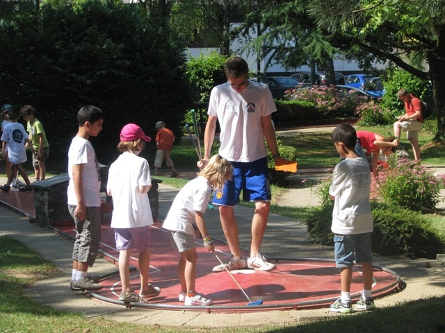 Village Camps International Summer Camp VDC Geneva 2016-08-12 https://www.villagecamps.com/journals_admin/images/128-34-IMG_3043.jpg