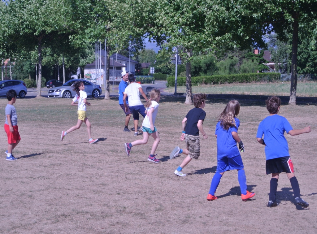 Village Camps International Summer Camp VDC Geneva 2016-08-12 https://www.villagecamps.com/journals_admin/images/1361-0146-DSC_8523.jpg