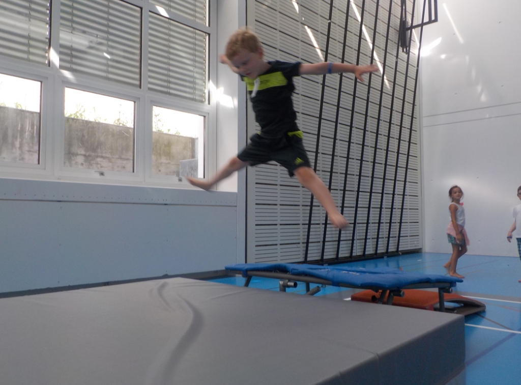 Village Camps International Summer Camp VDC Geneva 2016-08-12 https://www.villagecamps.com/journals_admin/images/1362-4079-DSCN1230.jpg