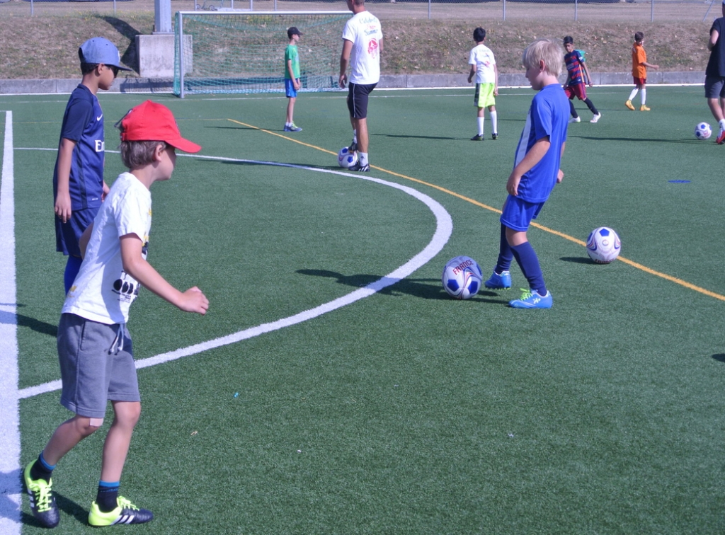 Village Camps International Summer Camp VDC Geneva 2016-08-12 https://www.villagecamps.com/journals_admin/images/1363-5234-DSC_8805.jpg