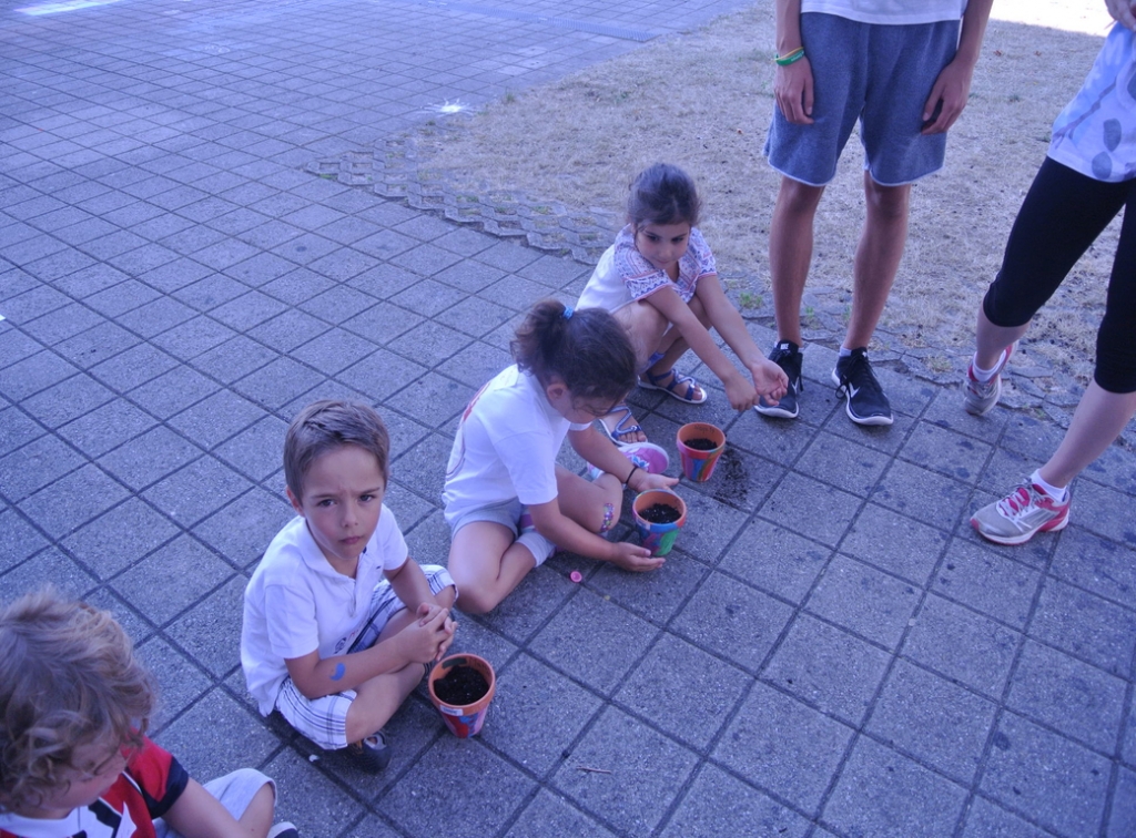 Village Camps International Summer Camp VDC Geneva 2016-08-12 https://www.villagecamps.com/journals_admin/images/1364-2394-DSC_8886.jpg