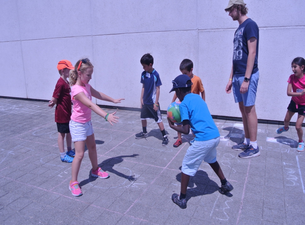 Village Camps International Summer Camp VDC Geneva 2016-08-12 https://www.villagecamps.com/journals_admin/images/1364-5404-DSC_8935.jpg