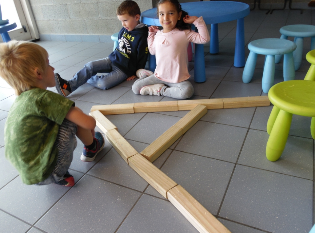 Village Camps International Summer Camp VDC Geneva 2016-08-12 https://www.villagecamps.com/journals_admin/images/1446-3190-SAM_0172.jpg