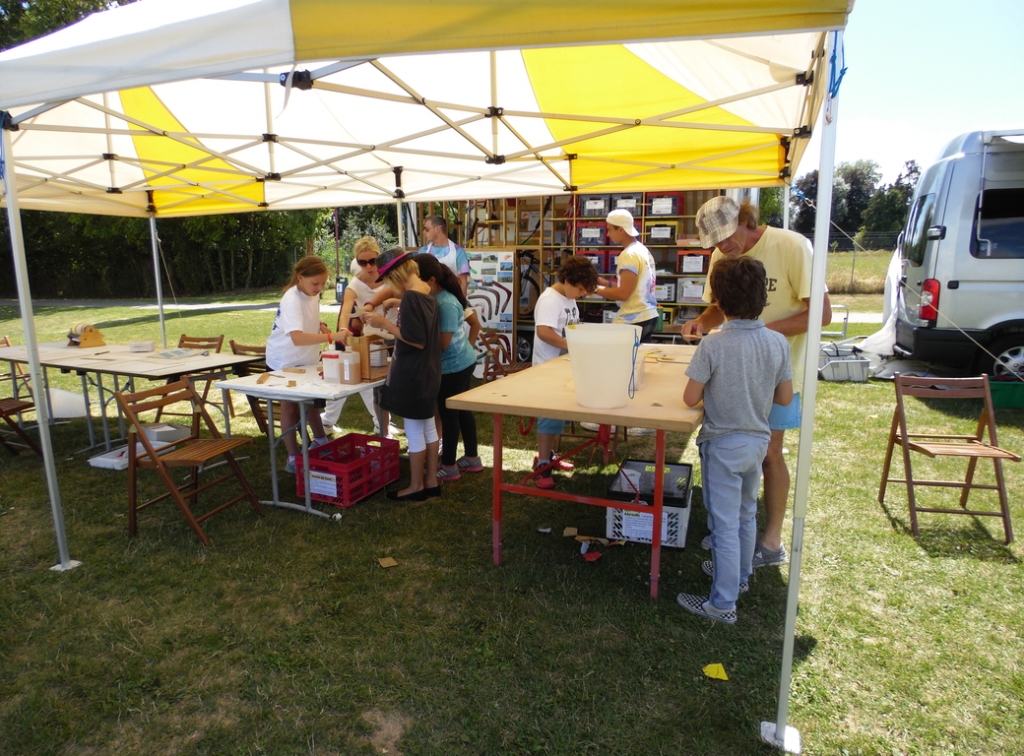 Village Camps International Summer Camp VDC Geneva 2016-08-12 https://www.villagecamps.com/journals_admin/images/1446-3285-SAM_0185.jpg