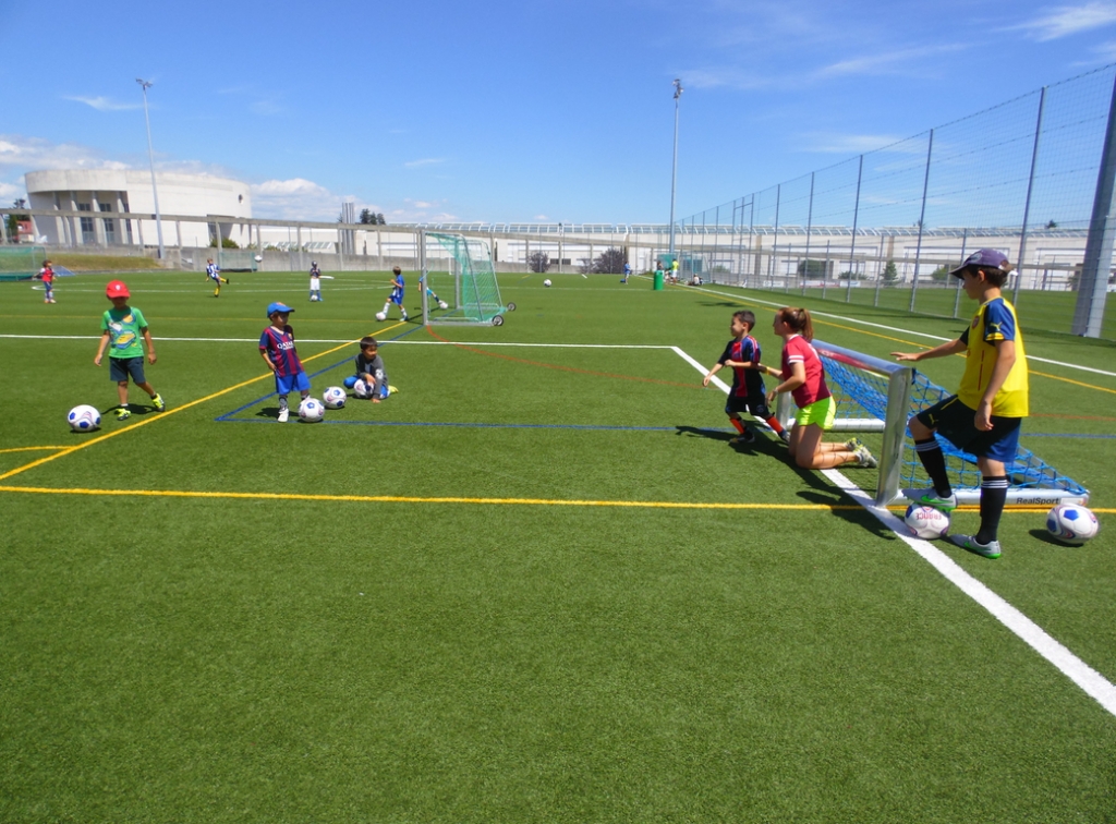 Village Camps International Summer Camp VDC Geneva 2016-08-12 https://www.villagecamps.com/journals_admin/images/1448-0804-SAM_0294.jpg