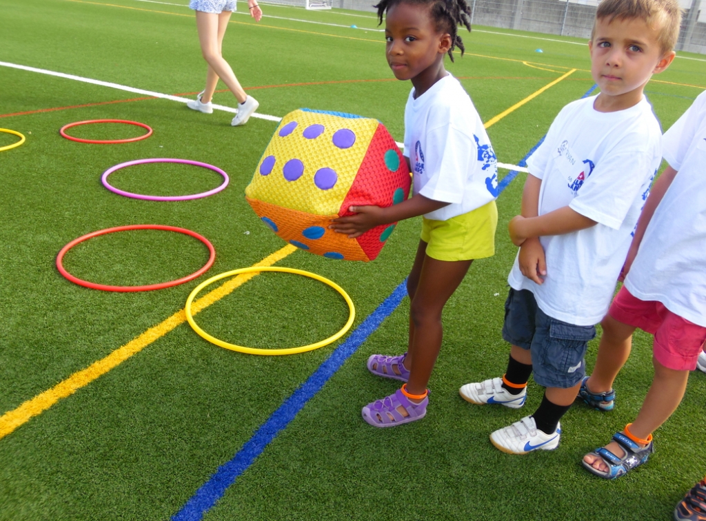 Village Camps International Summer Camp VDC Geneva 2016-08-12 https://www.villagecamps.com/journals_admin/images/1456-1044-SAM_0686.jpg