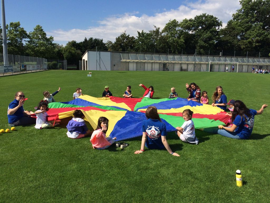 Village Camps International Summer Camp VDC Geneva 2016-08-12 https://www.villagecamps.com/journals_admin/images/1657-7197-IMG_9581.jpg