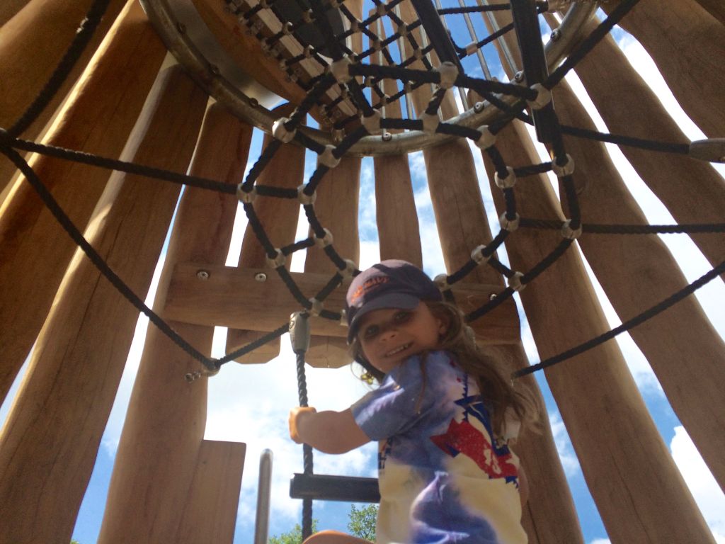 Village Camps International Summer Camp VDC Geneva 2016-08-12 https://www.villagecamps.com/journals_admin/images/1664-1745-IMG_0377.jpg