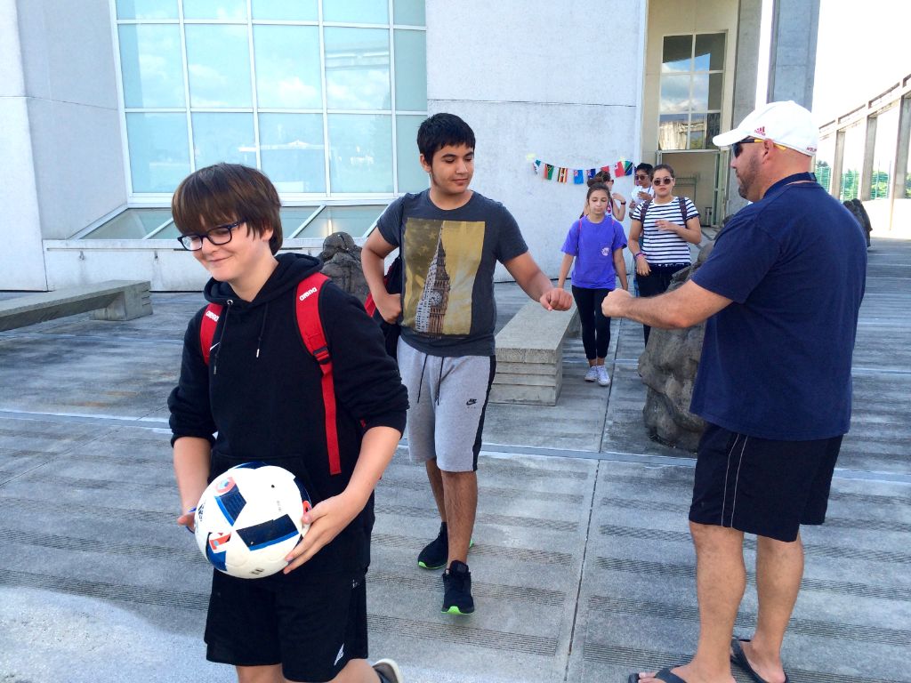 Village Camps International Summer Camp VDC Geneva 2016-08-12 https://www.villagecamps.com/journals_admin/images/1666-0032-IMG_2567.jpg