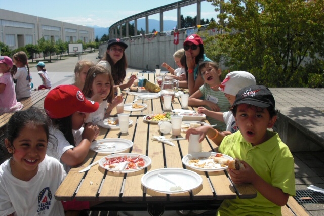 Village Camps International Summer Camp VDC Geneva 2016-08-12 https://www.villagecamps.com/journals_admin/images/313-22-CIMG1190.jpg