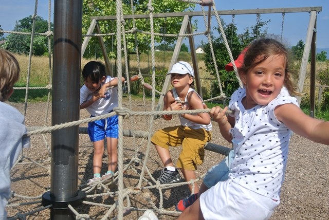 Village Camps International Summer Camp VDC Geneva 2016-08-12 https://www.villagecamps.com/journals_admin/images/802-34-DSC_0992.jpg