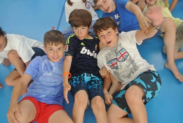 Village Camps International Summer Camp VDC Geneva 2016-08-12 https://www.villagecamps.com/journals_admin/images/804-34-DSC_1483.jpg