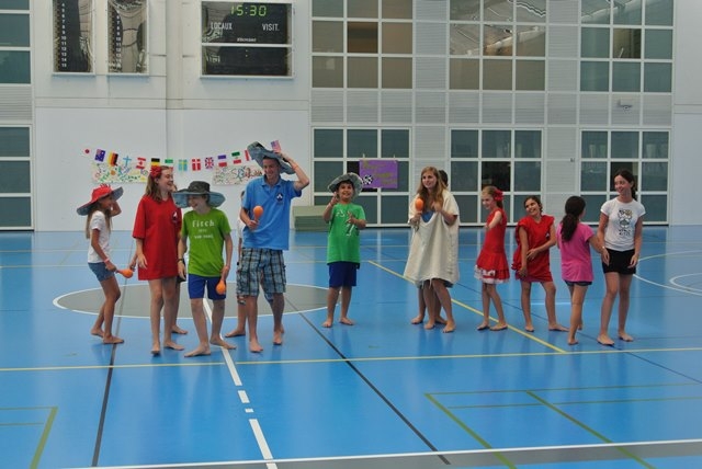 Village Camps International Summer Camp VDC Geneva 2016-08-12 https://www.villagecamps.com/journals_admin/images/804-34-DSC_2050.jpg
