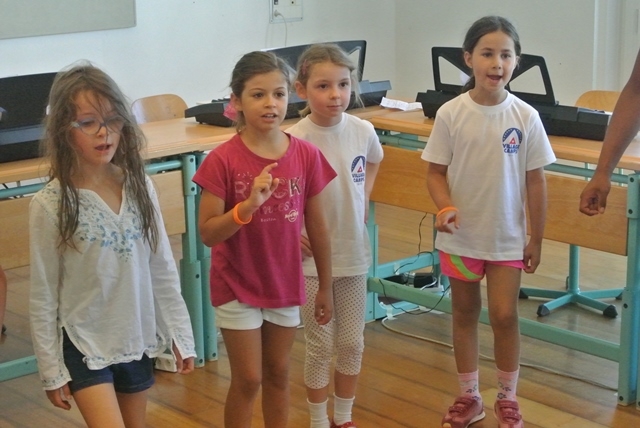 Village Camps International Summer Camp VDC Geneva 2016-08-12 https://www.villagecamps.com/journals_admin/images/806-34-DSC_2553.jpg