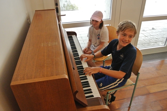 Village Camps International Summer Camp VDC Geneva 2016-08-12 https://www.villagecamps.com/journals_admin/images/806-34-DSC_2786.jpg