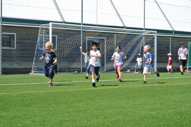 Village Camps International Summer Camp VDC Geneva 2016-08-12 https://www.villagecamps.com/journals_admin/images/807-34-DSC_2932.jpg