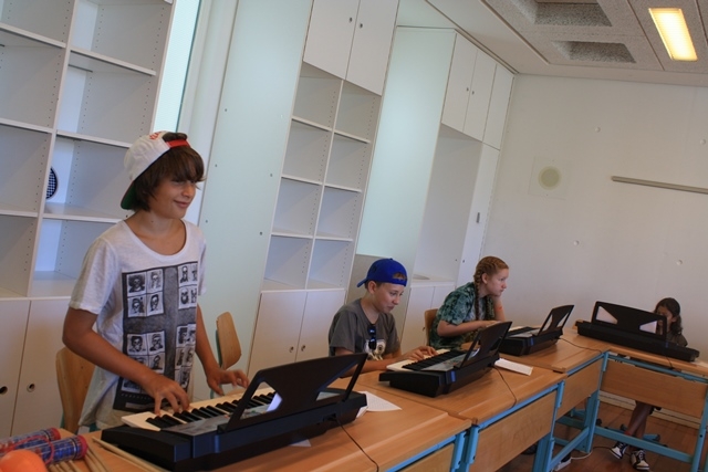 Village Camps International Summer Camp VDC Geneva 2016-08-12 https://www.villagecamps.com/journals_admin/images/812-34-IMG_2766.jpg