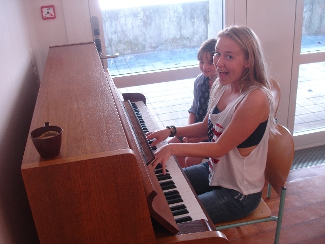 Village Camps International Summer Camp VDC Geneva 2016-08-12 https://www.villagecamps.com/journals_admin/images/813-34-DSC01088.jpg