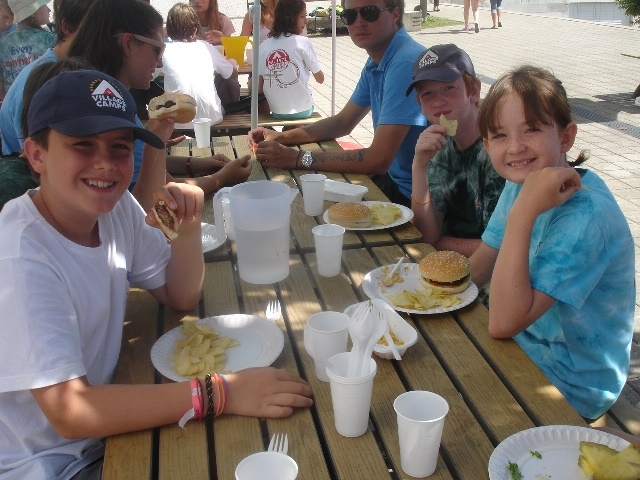 Village Camps International Summer Camp VDC Geneva 2016-08-12 https://www.villagecamps.com/journals_admin/images/814-34-DSC01187.jpg