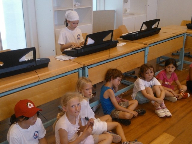 Village Camps International Summer Camp VDC Geneva 2016-08-12 https://www.villagecamps.com/journals_admin/images/816-34-WP_000770.jpg